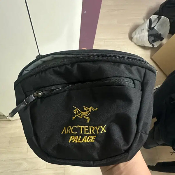 [BUNJANG] Arc'teryx Palace Mantis Shoulder Bag / 아크테릭스 팔라스 맨티스