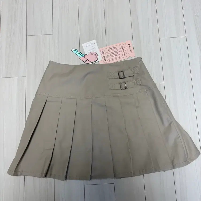 [BUNJANG] RollerRAOLA Buckle Pleated Skirt Beige S / [새상품]로라로라 버클 플리츠 스커트 베이지s
