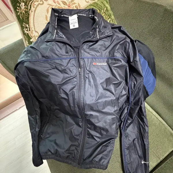 [BUNJANG] Nike Track Club Windbreaker (Size S) / 나이키 트랙클럽 바람막이 s