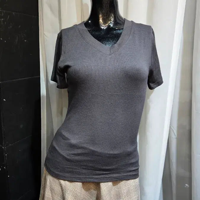 [BUNJANG] V-Neck Charcoal Ribbed Short-Sleeve T-Shirt / 브이넥 차콜 골지 반팔