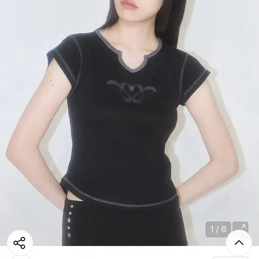 [BUNJANG] IllicO Signature Heart Color Block Short Sleeve T-Shirt Black / 일리고 시그니처 하트 배색 반팔티 블랙