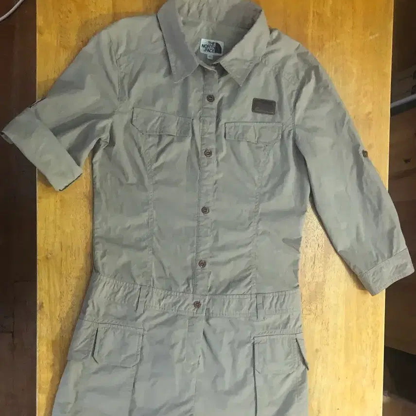 [BUNJANG] The North Face Women's Khaki Jumpsuit / 노스페이스 여성 카키색 반바지 점프슈트