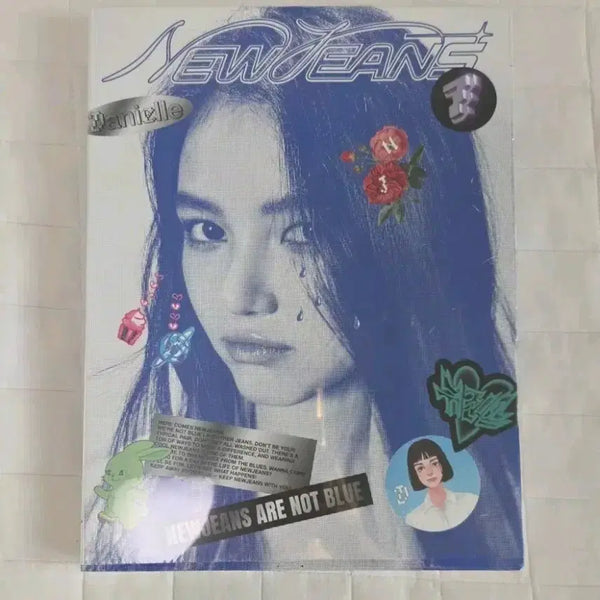 [BUNJANG] NewJeans Danielle 'Blue Book' Photocard Sealed Album / 뉴진스 다니엘 불루북 포카 미개봉앨범