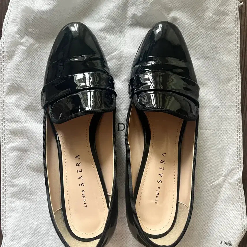 [BUNJANG] Studio Sera Enamel Leather Heels / 스튜디오 세라 에나멜 구두