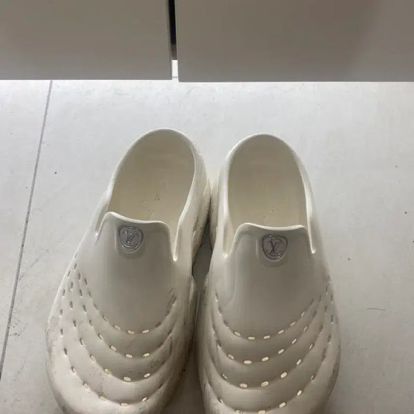 [BUNJANG] Louis Vuitton Shark Mule White / [265]루이비통 샤크 뮬 화이트