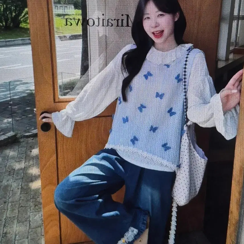 [BUNJANG] Butterfly Pattern Knit Vest + White Blouse + Jeans Set / (해외배송)나비 패턴 니트 조끼 + 흰색 블라우스+청바지 세트