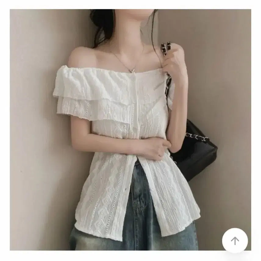 [BUNJANG] Off-Shoulder Frill Blouse / 오프숄더 프릴 블라우스 에이블리