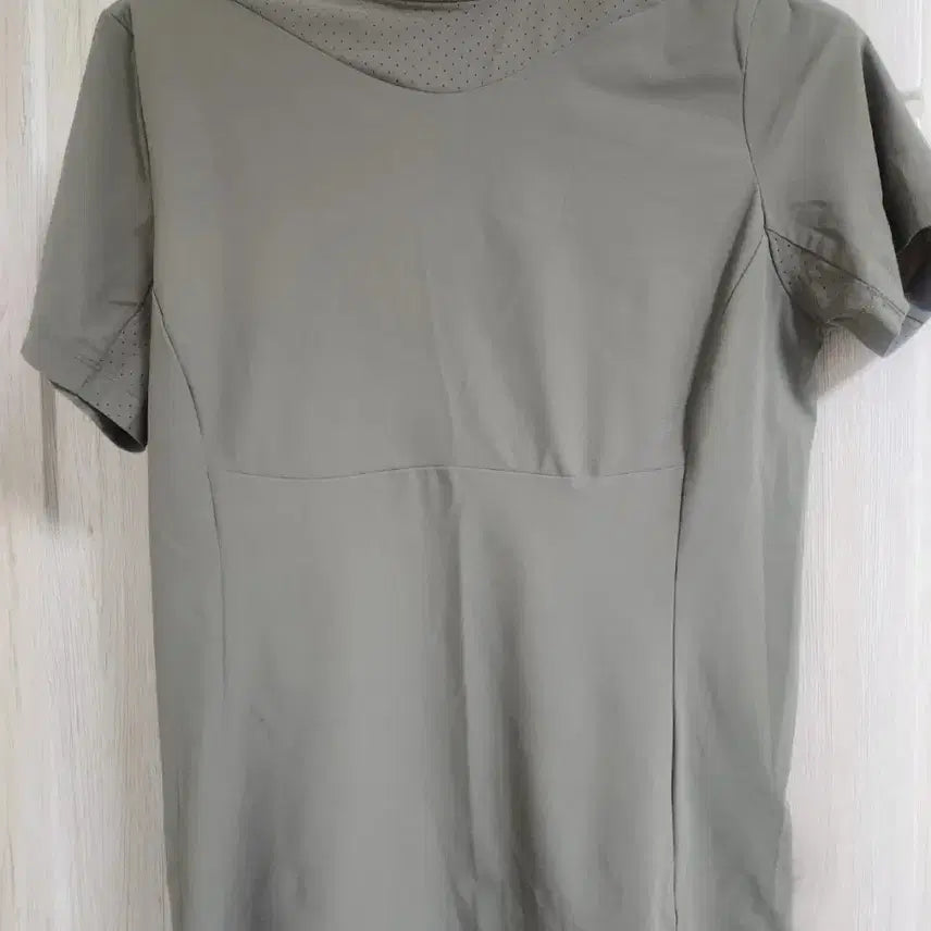 [BUNJANG] Descente Golf Wear Short Sleeve Polo T-Shirt Light Khaki / 데상트 골프웨어 반팔 카라티셔츠 연카키.