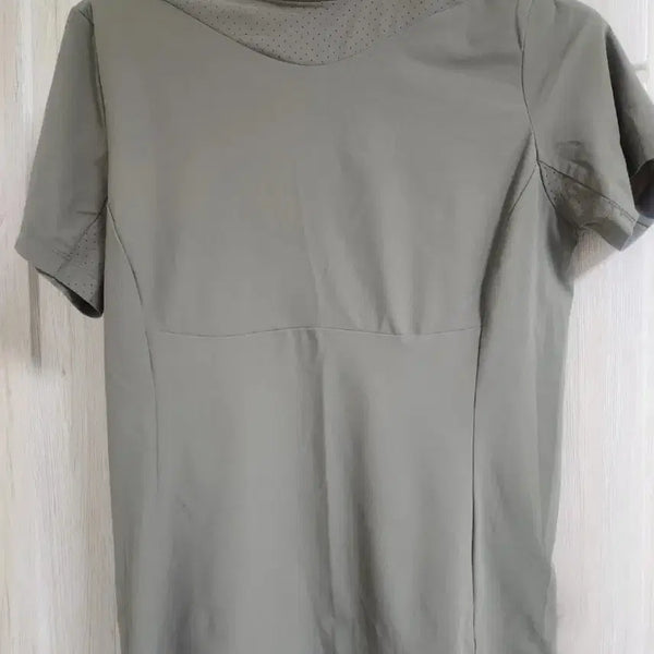[BUNJANG] Descente Golf Wear Short Sleeve Polo T-Shirt Light Khaki / 데상트 골프웨어 반팔 카라티셔츠 연카키.