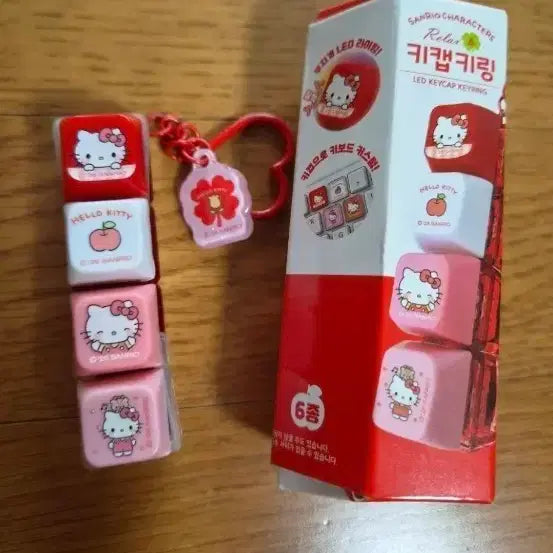 [BUNJANG] Sanrio Hello Kitty LED 4-Keycap Keyring / 산리오 헬로키티 LED 키캡  4구 키링