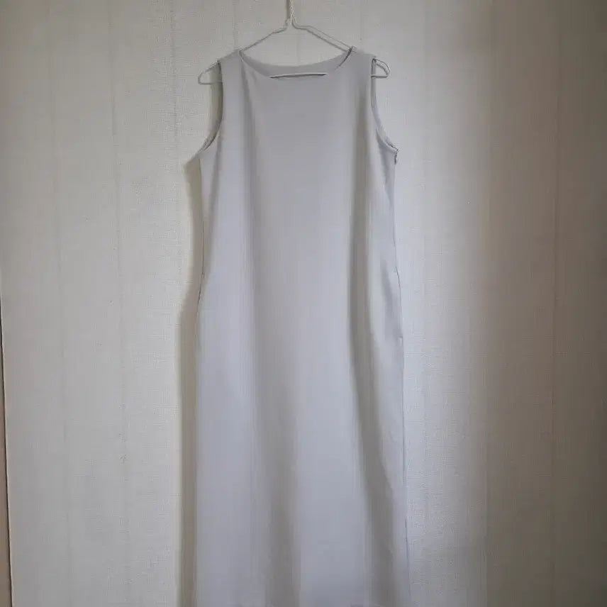 [BUNJANG] Uniqlo Crepe Sleeveless Dress / 유니클로 저지원피스(새상품)