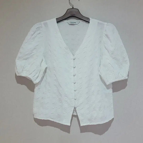 [BUNJANG] 8seconds Pompom Blouse / 에잇세컨즈 폼폼이 블라우스