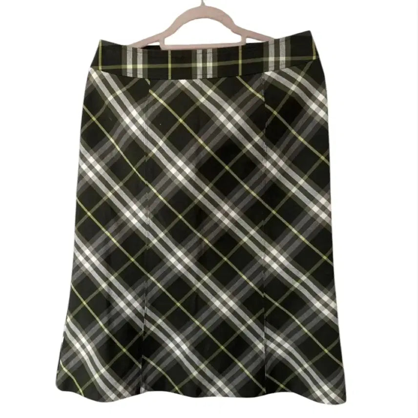 [BUNJANG] Burberry Nova Check Skirt Khaki Green Plaid Size 36 / 버버리 노바체크 카키 체크 스커트 36