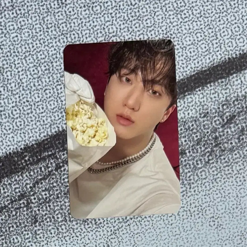 [BUNJANG] Stray Kids THIS & THAT LP Version Changbin Photocard / 스키즈 스트레이키즈 THIS & THAT LP 버전  창빈 포카 양도