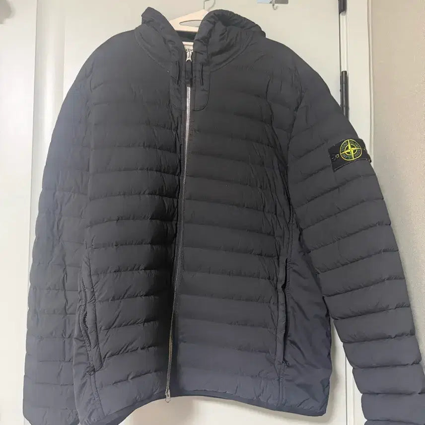 [BUNJANG] Stone Island Roomwoven Lightweight Padded Jacket Black / 스톤아일랜드 룸우븐 경량 패딩 블랙