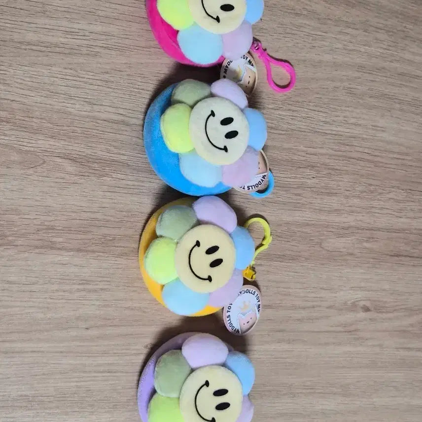 [BUNJANG] Smiley Flower Keyring Pouch / 스마일리꽃 키링 파우치