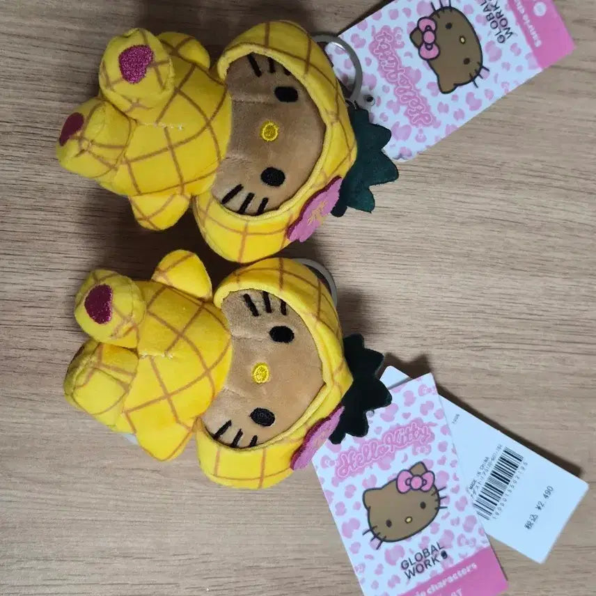 [BUNJANG] Hello Kitty Pineapple Keychain / 헬로키티 파인애플 키링