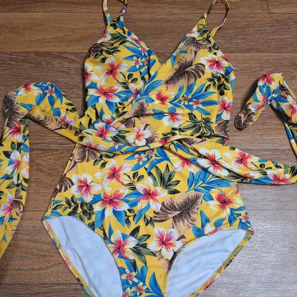 [BUNJANG] IO SUNO Flower Pattern One-Piece Swimsuit (M) / (새상품) 플라워 패턴 원피스 수영복 M