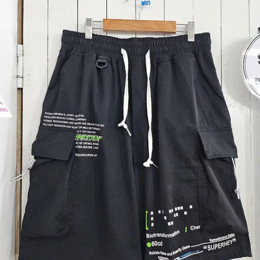 [BUNJANG] Men's Cargo Banding Shorts with Lettering Print / 남성 카고 밴딩팬츠 2XL 허리밴딩 레터링 프린팅 카고팬츠 여름 바스락 얇은 블랙 하프팬츠