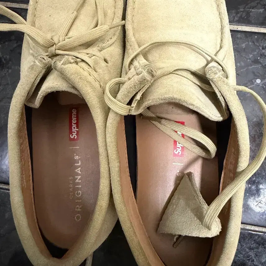 [BUNJANG] Supreme Clarks Suede Walker Boots / 슈프림 클락스