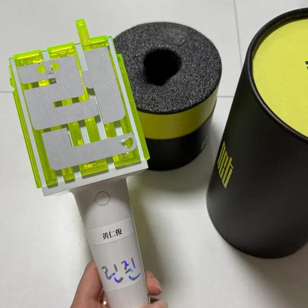 [BUNJANG] NCT Official Light Stick (Renjun Vans Decal) / NCT 응원봉(런쥔 반스 부착)
