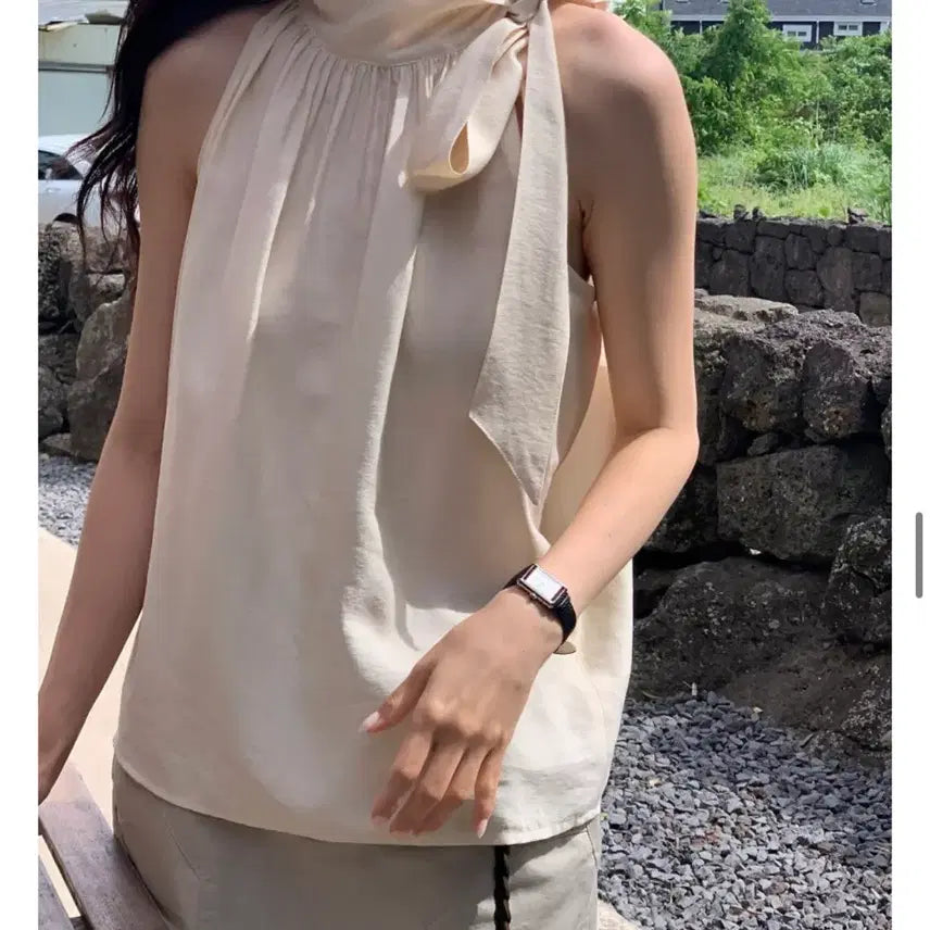 [BUNJANG] Vavain Shirring Neck Ribbon Blouse / 버베인 셔링 넥 리본 블라우스