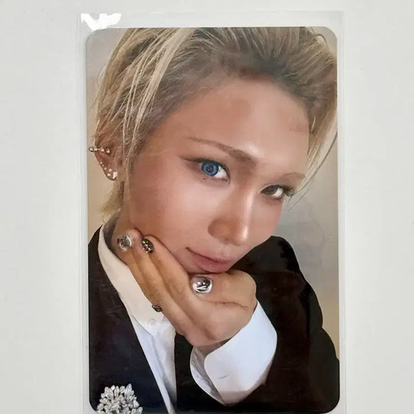 [BUNJANG] XLOV Hyun Cheeks Bread POB Photocard / XLOV 엑스러브 HYUN 현 볼찌빵 미공포 포카