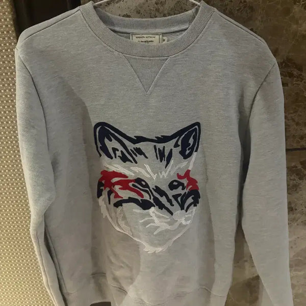 [BUNJANG] Maison Kitsuné Crewneck Sweatshirt Grey Fox Patch / 메종키츠네 맨투맨 그레이 여우 패치(무료배송)