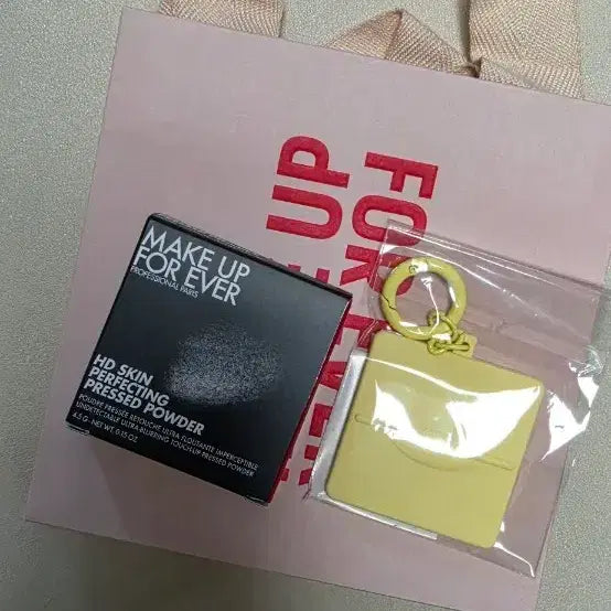 [BUNJANG] Make Up For Ever HD Skin Perfecting Pressed Powder Mini Lavender + Mirror Keychain & Shopping Bag (New) / [미개봉/새제품] 메이크업포에버 프레스드 파우더 미니 라벤더 + 거울 키링, 쇼핑백