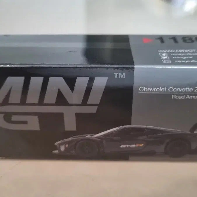 [BUNJANG] MiniGT 1186 Chevrolet Corvette Z06 GT3.R Road America Testcar 1/18 Scale / 미니지티 1186 미개봉 판매합니다