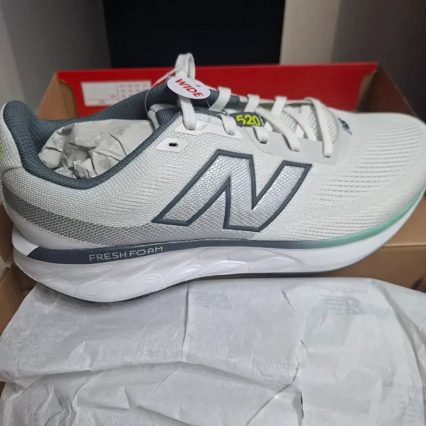 [BUNJANG] New Balance 520V9 4E 300mm Running Shoes / 뉴발란스 520V9 4E 300mm