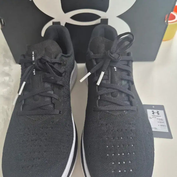 [BUNJANG] Under Armour Velocity 4 Running Shoes (Size 275) / 언더아머 벨로시티4 275사이즈팝니다