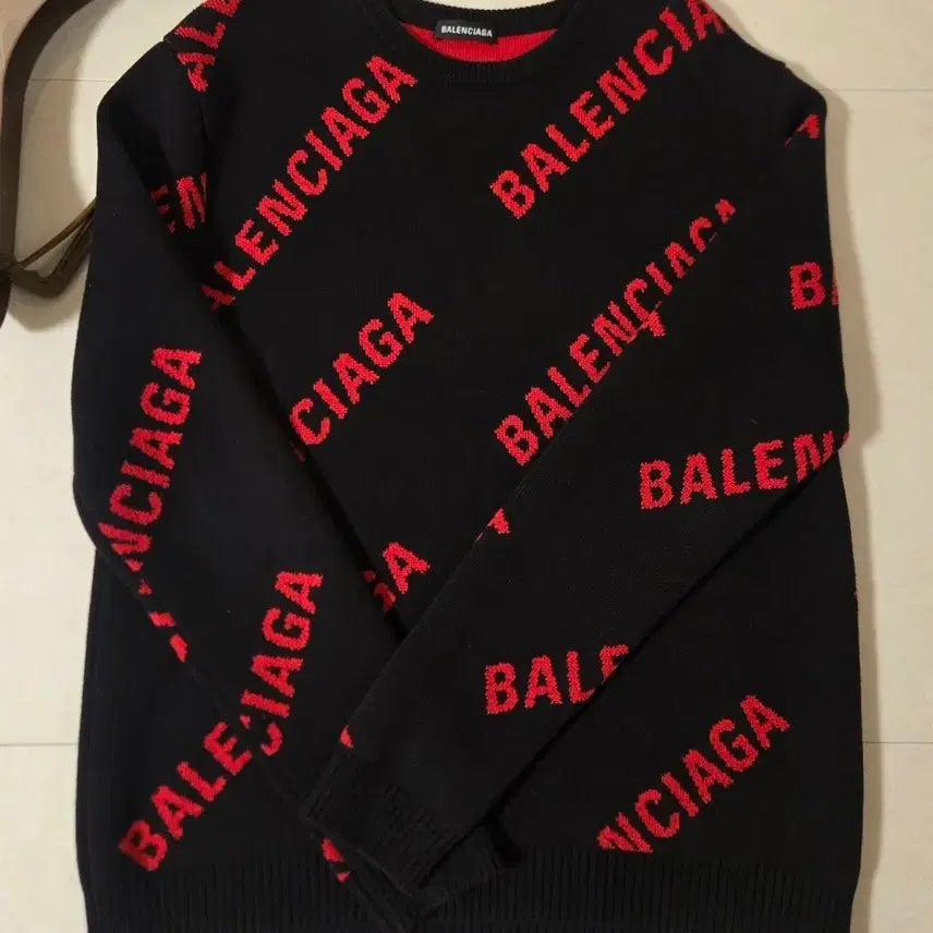 [BUNJANG] Balenciaga Multicolor Logo Knit Sweater / 정품 발렌시아가 멀티로고 니트 스웨터