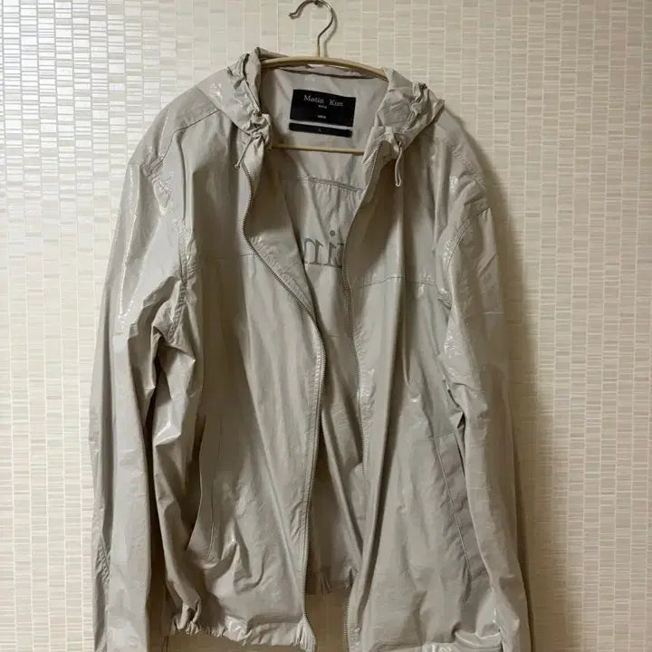 [BUNJANG] Matinkim High Neck Hooded Coating Jumper Light Grey / 마뗑킴 마뗑 하이 넥 후디 코팅 점퍼 라이트 그레이