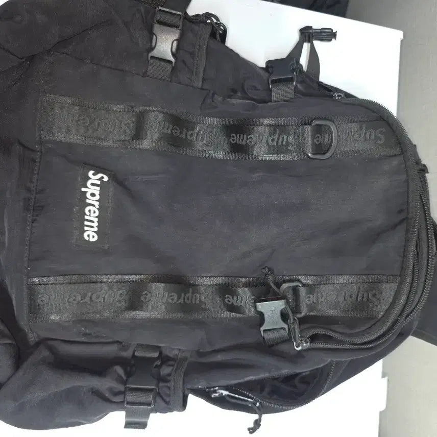 [BUNJANG] Supreme Black Logo Backpack / 슈프림 백팩