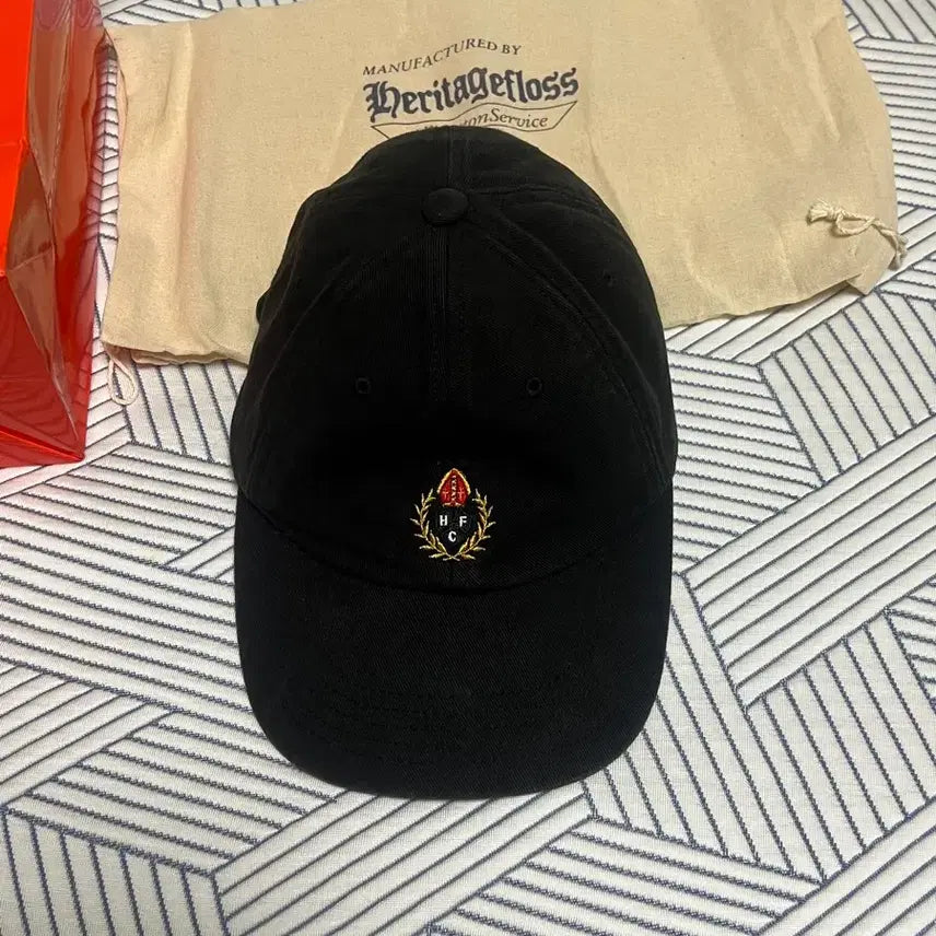 [BUNJANG] Heritage Floss Logo Embroidered Black Baseball Cap / 해리티지 플로스 모자