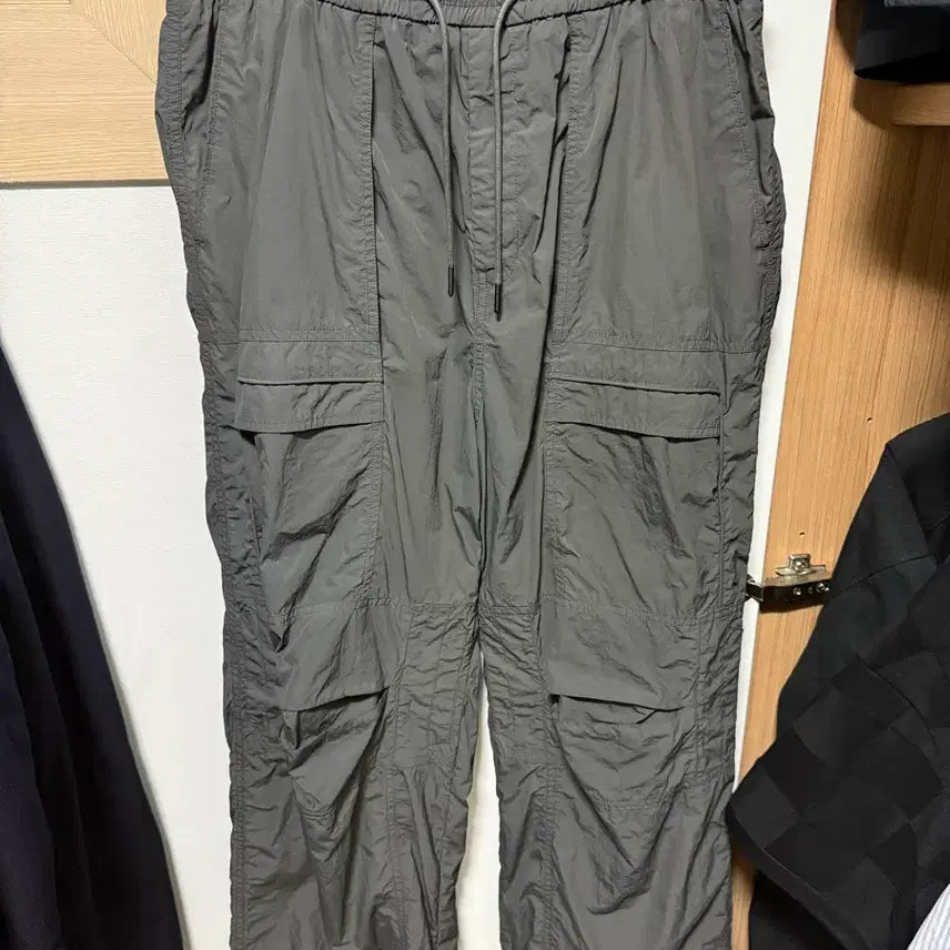 [BUNJANG] JUUN.J Grey Slit Nylon Pants Size 48 / 준지 그레이 슬릿 나일론 팬츠
