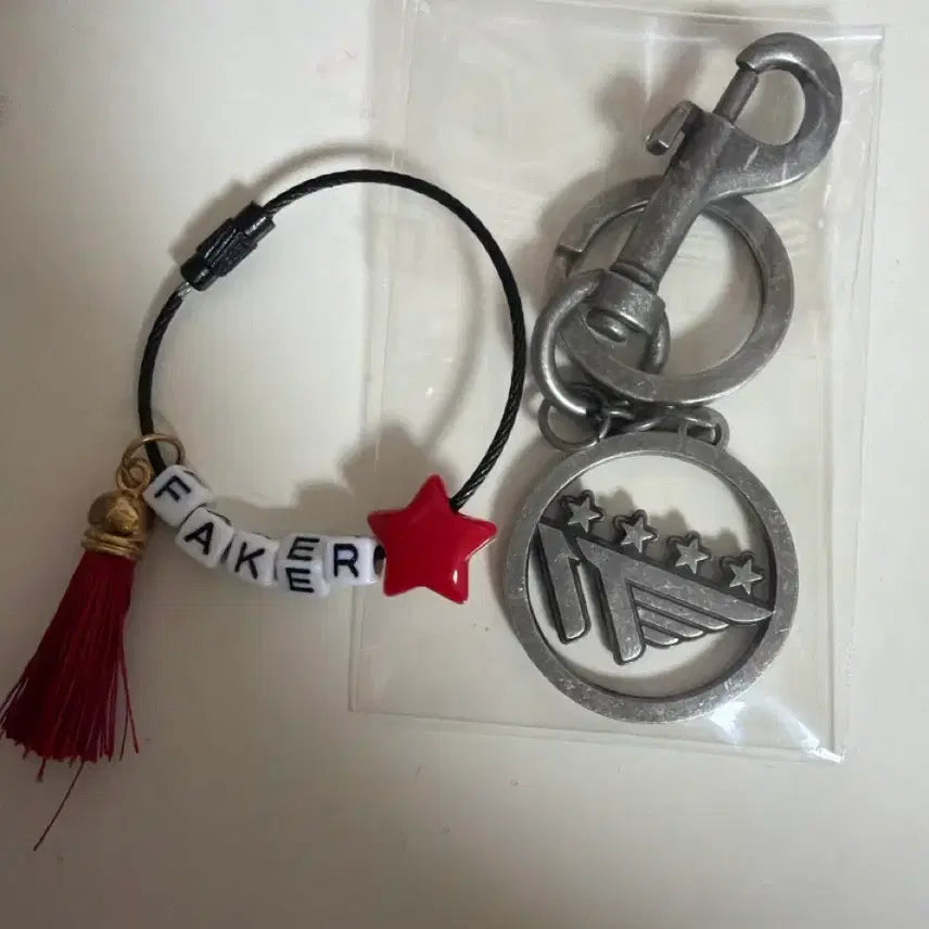 [BUNJANG] T1 x Golden Studio 4-Star Metal Keyring / T1 티원 골스튜디오 4성 메탈키링