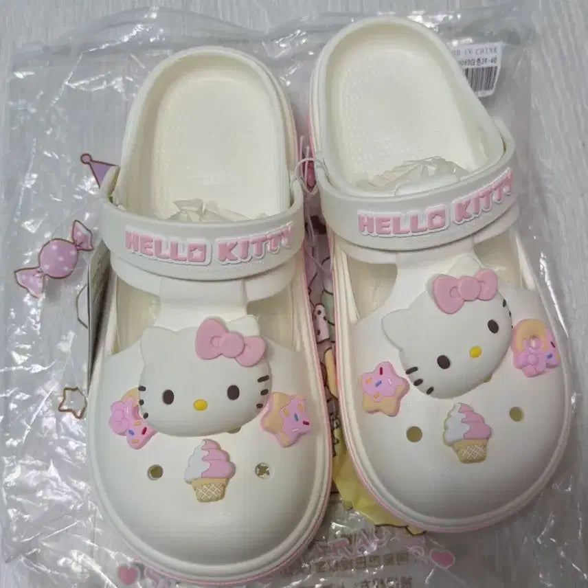[BUNJANG] Sanrio Hello Kitty White Crocs Shoes / 산리오 헬로키티 화이트 크록스 새제품
