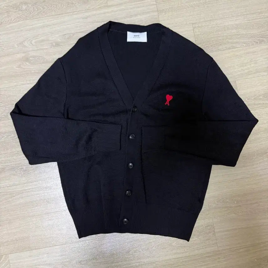 [BUNJANG] AMI Small Heart Logo Wool Cardigan Black / 아미 스몰 하트 로고 울 가디건 블랙
