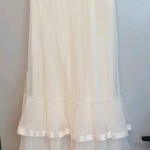 [BUNJANG] Shatin Tiered Skirt / 샤틴 캉캉스커트 상태최상급1번입은거라. 상태최상이뻐요