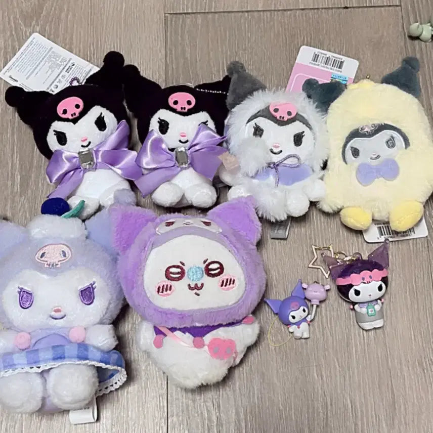 [BUNJANG] Kuromi Sanrio Keyring Doll (Exchangeable for Hello Kitty) / 사진에 키링 인형 (헬로키티로 교환 가능) 쿠로미 산리오 하치와레 먼작