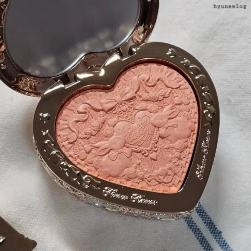 [BUNJANG] Flower Knows Bunny Garden Embossing Blusher 05 Fairyland Rabbit / [미개봉] 플라워노즈 버니가든 엠보싱 블러셔 05 페어리랜드 레버리