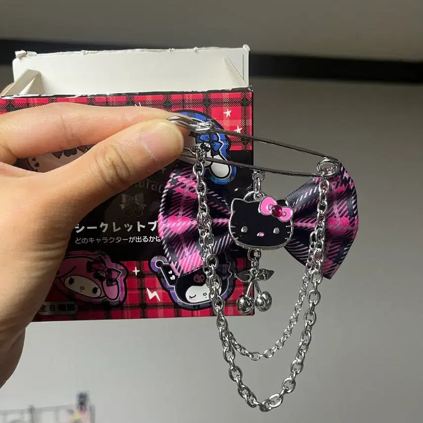 [BUNJANG] Sanrio Hello Kitty Chain Brooch / 산리오 키티 체인브로치