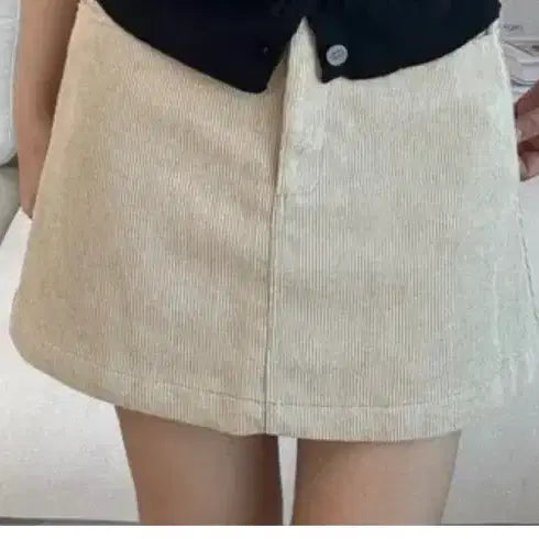 [BUNJANG] Avery Ribbed Mini Skirt Beige with Built-in Shorts / 새상품) 에이블리 골지 미니스커트 베이지색 속바지 내장