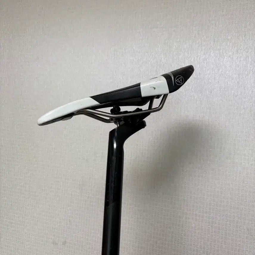 [BUNJANG] ZIPP Service Course SL Beyond Black Seatpost / 짚 서비스코스sl 비욘드블랙 싯포스트 판매합니다 픽시
