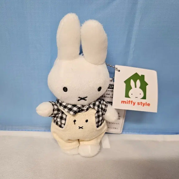 [BUNJANG] Sekiguchi Miffy Check Overalls Mascot Keychain / 미피 체크 오버롤 마스코트 키링 세키구치 정품 태그있음 새상품