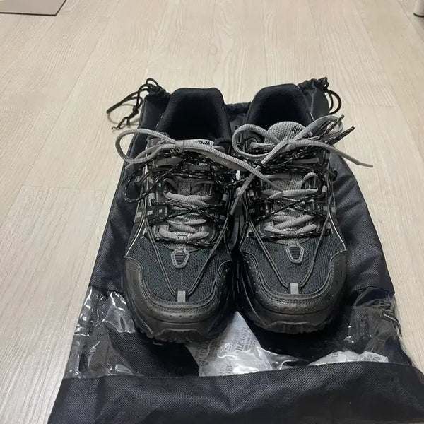 [BUNJANG] ASICS x ANDERSSON BELL GEL-1090 Black Silver (265) / 아식스 앤더슨벨 젤 1090 블랙실버 265