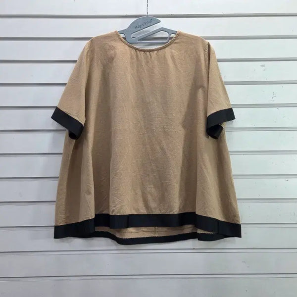 [BUNJANG] Beige Black Point A-Line Boxy Blouse / 베이지 블랙포인트 A라인 박시 블라우스77/보물찾기천사