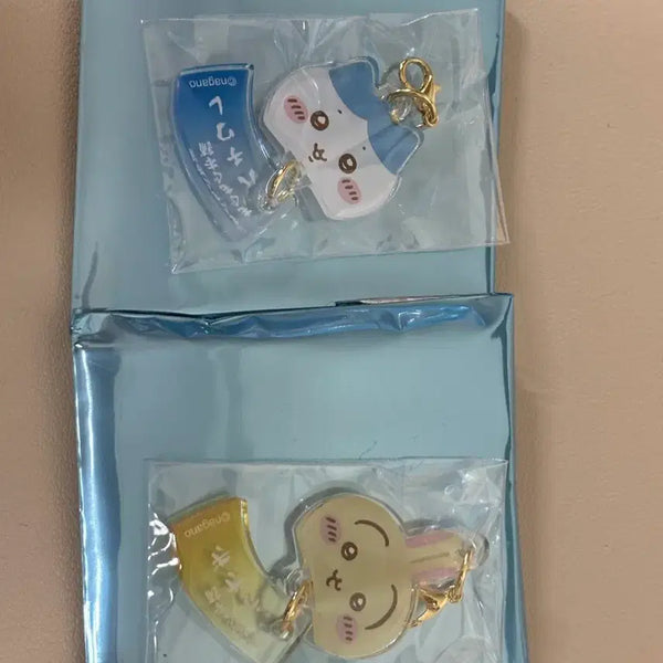 [BUNJANG] Chiikawa Mogumogu Honpo Landscape Acrylic Keychain (Usagi, Hachiware) / 치이카와 모구모구혼포 풍경 아크릴 키링(우사기,하치와레)